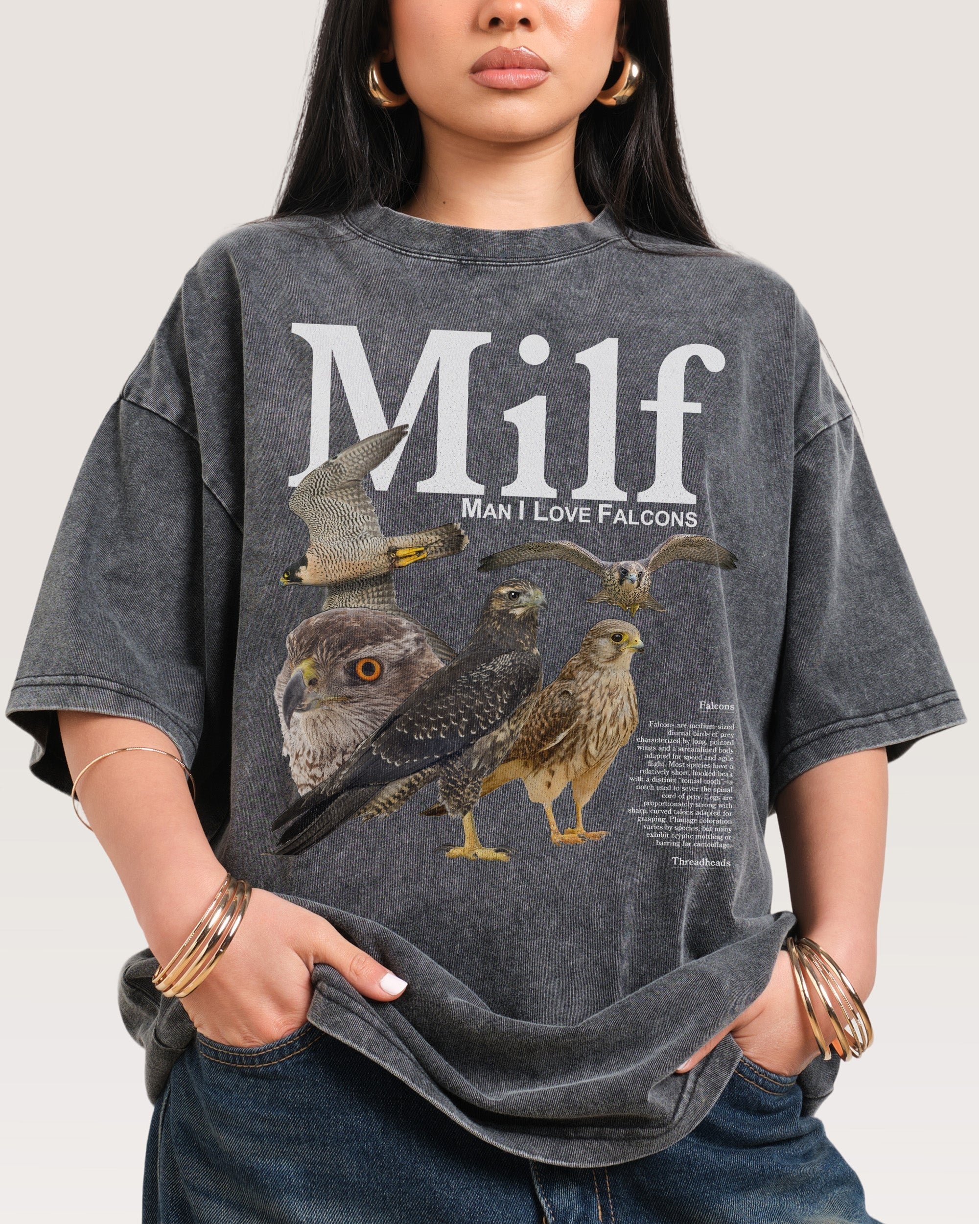 Man I Love Falcons Oversized Graphic T-Shirt - Unisex 90s Boxy Fit Cotton Tee